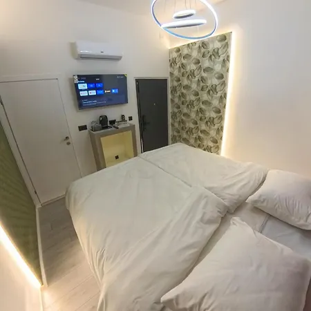 New - Old Town Pearl Apartment