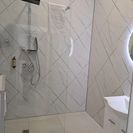 New - Old Town Pearl Apartment *