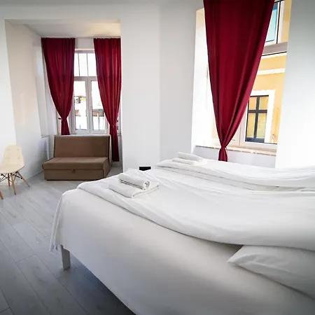 Old Town Pearl Daire *